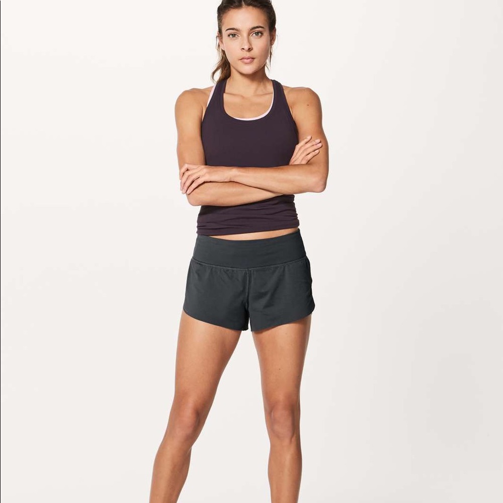 lululemon chase me short size 6